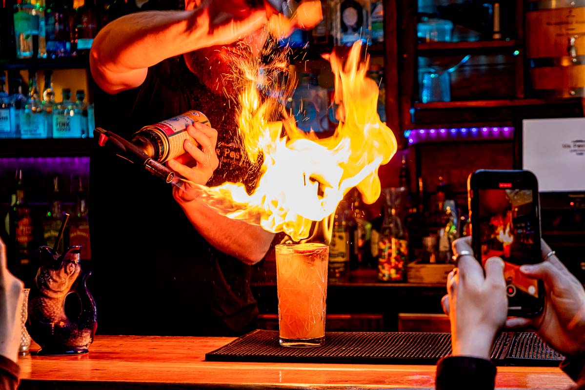 Mr Postles, Bar, Restaurant, Cocktails, Beers